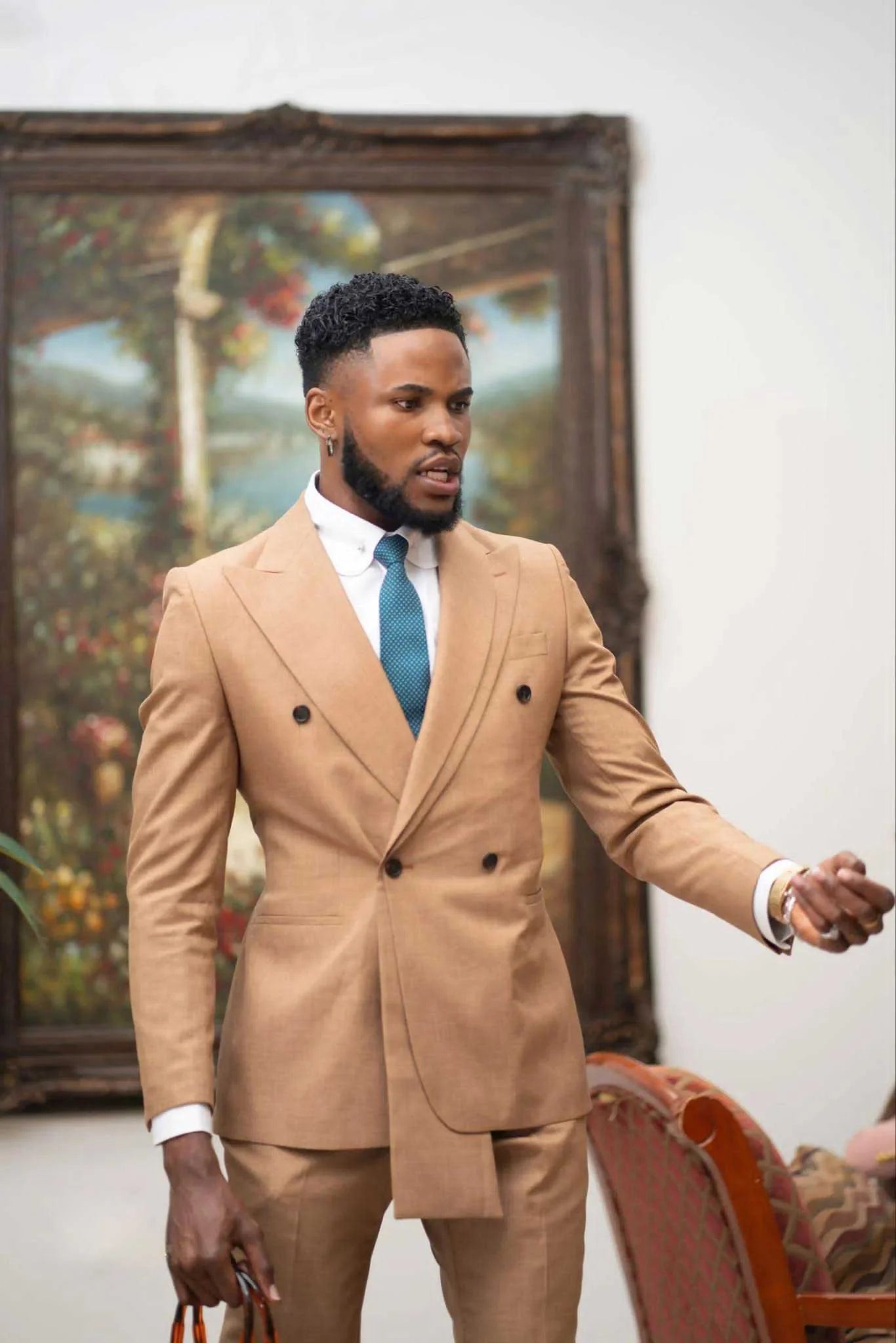 Brown Double-breasted 2-piece Peak Lapel Suits