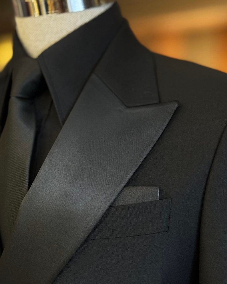 Black Tuxedo Peak Lapel 2-piece Suit for Prom