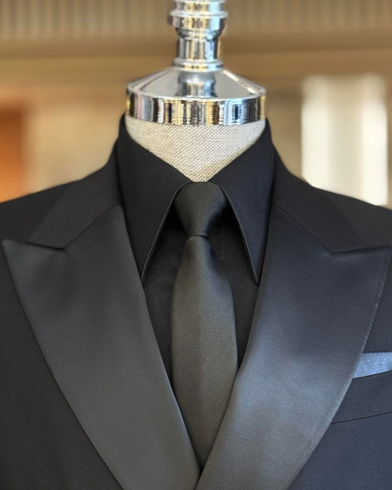 Black Tuxedo Peak Lapel 2-piece Suit for Prom