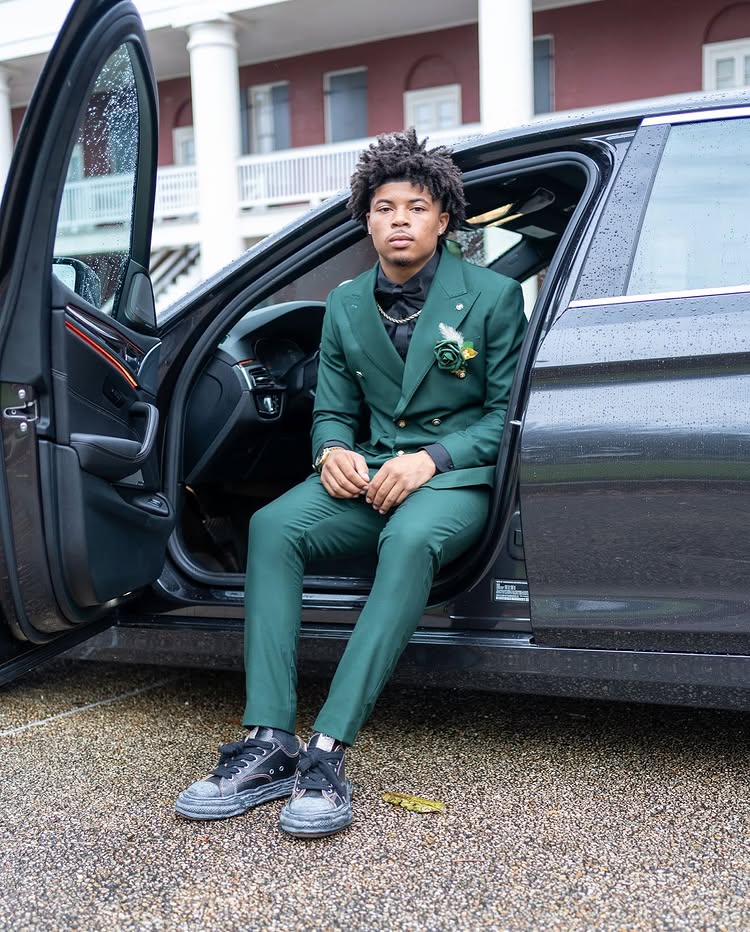 Chic Green 2-piece Peaked Lapel Suits for Prom