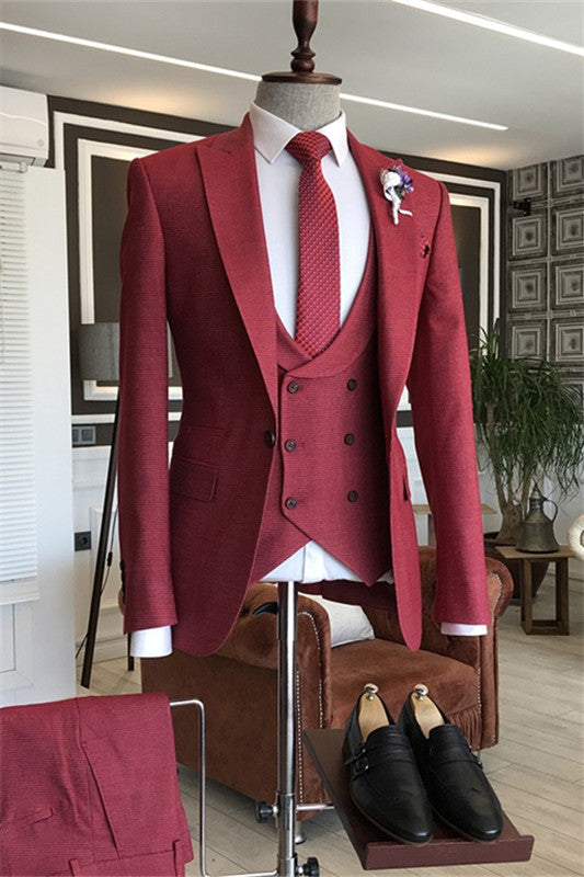 Chic Burgundy Peaked Lapel Three Pieces Prom Suits Formal Business Suit
