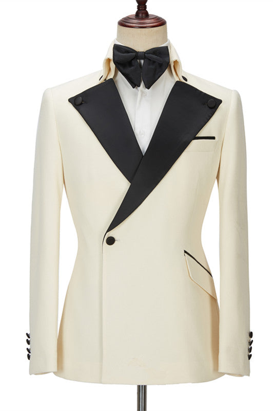 Chic Off White Slim Fit One Button Classic Men Suit with Black Peaked Lapel