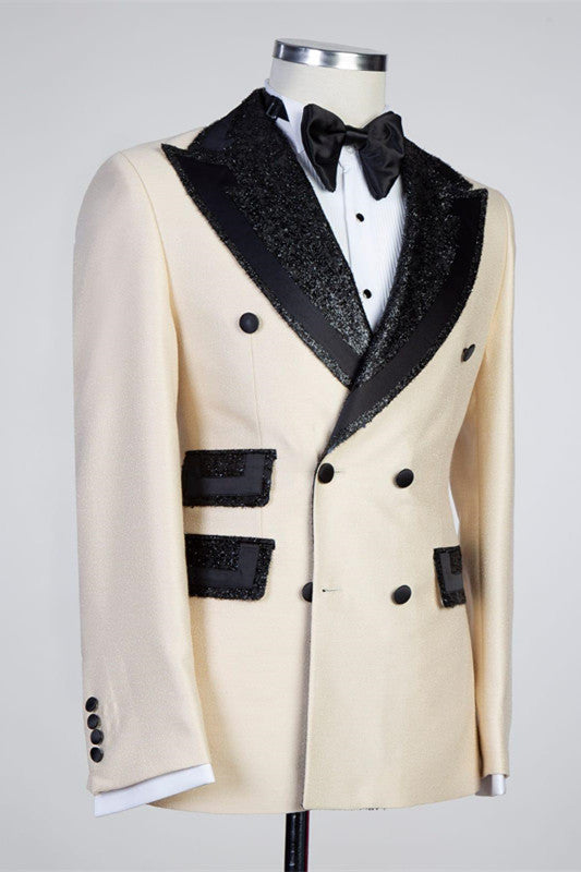 Chic Beige Peaked Lapel Double Breasted Bespoke Men Suits