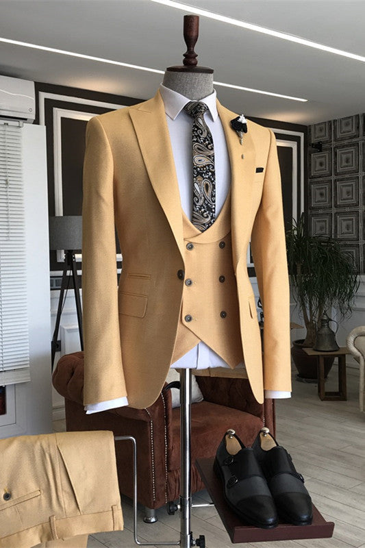 Light Yellow Peaked Lapel Three Pieces Men Business Suits Slim Fit Prom Suits