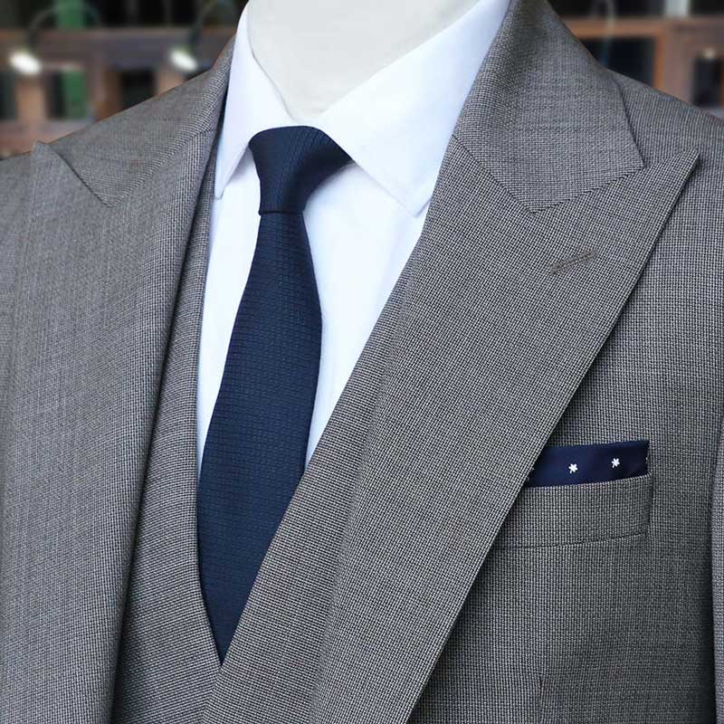 Luxury Grey Peaked Lapel Single Breasted 3-piece Suits
