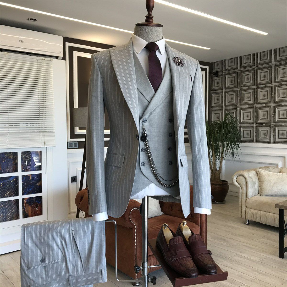 Gray 3-pieces Striped Peaked Lapel Men Suits for Business