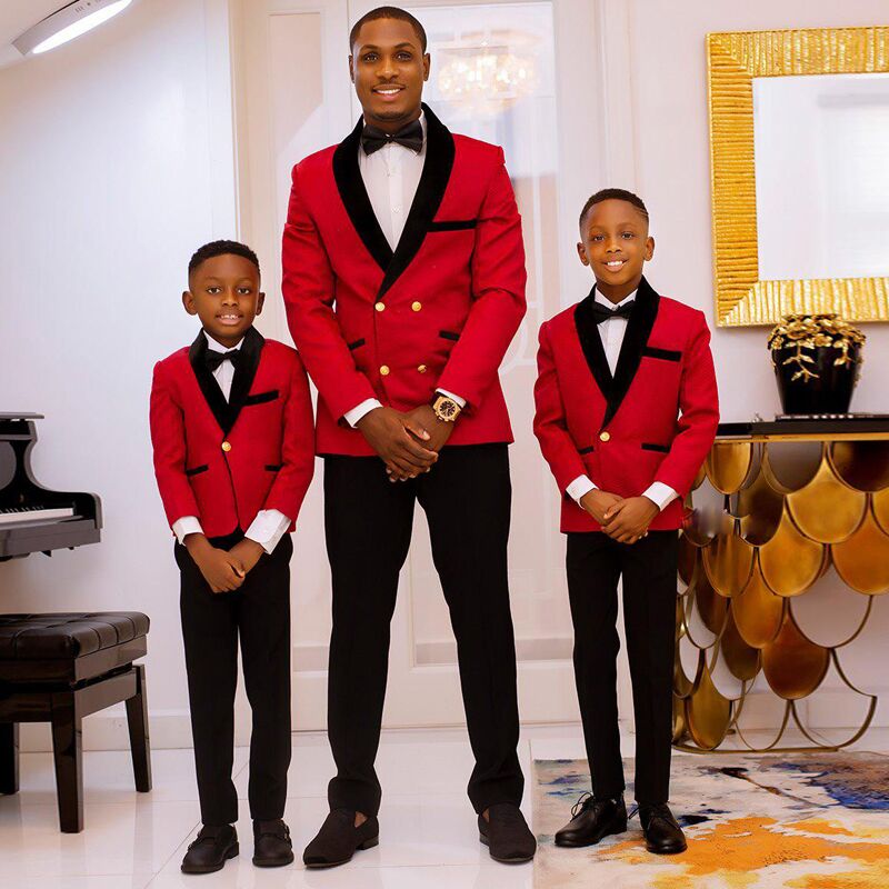 Red Double Breasted Best Fitted Wedding Suits with Black Lapel