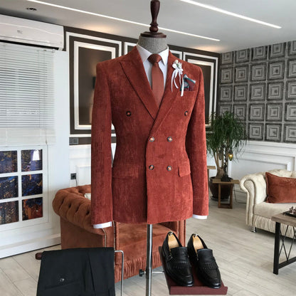 Burgundy Two-Piece Double-Breasted Prom and Wedding Suit with Peaked Lapel