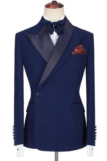 Dark Navy Peaked Lapel Classic Men Suits for Prom