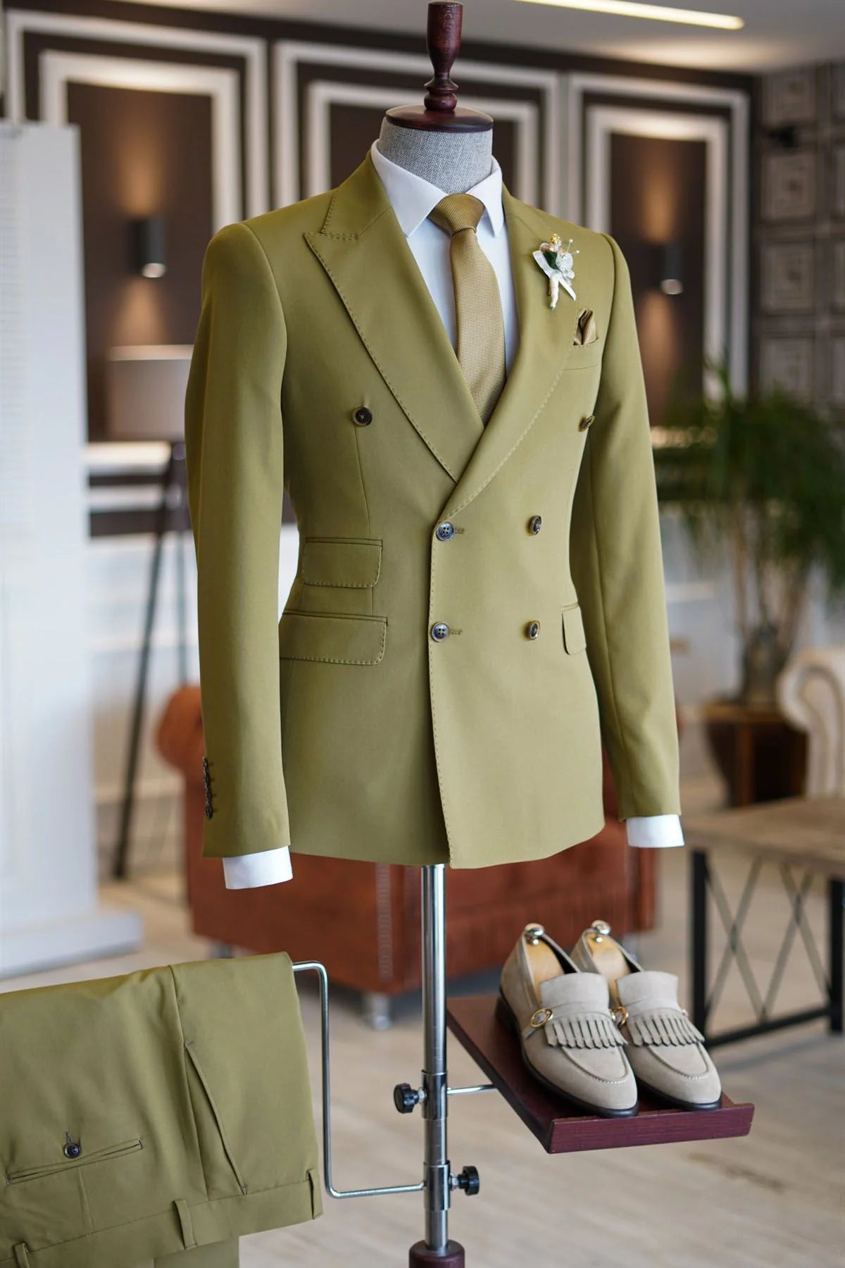 Olive Green Double Breasted Peaked Lapel Wedding Prom Suits